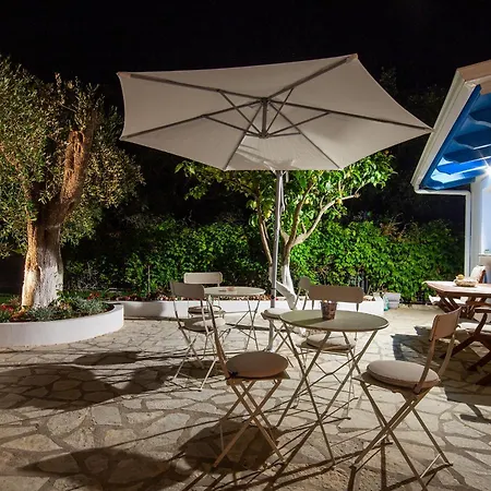 Sun 'n Chill, Boutique & 3* Melíkia
